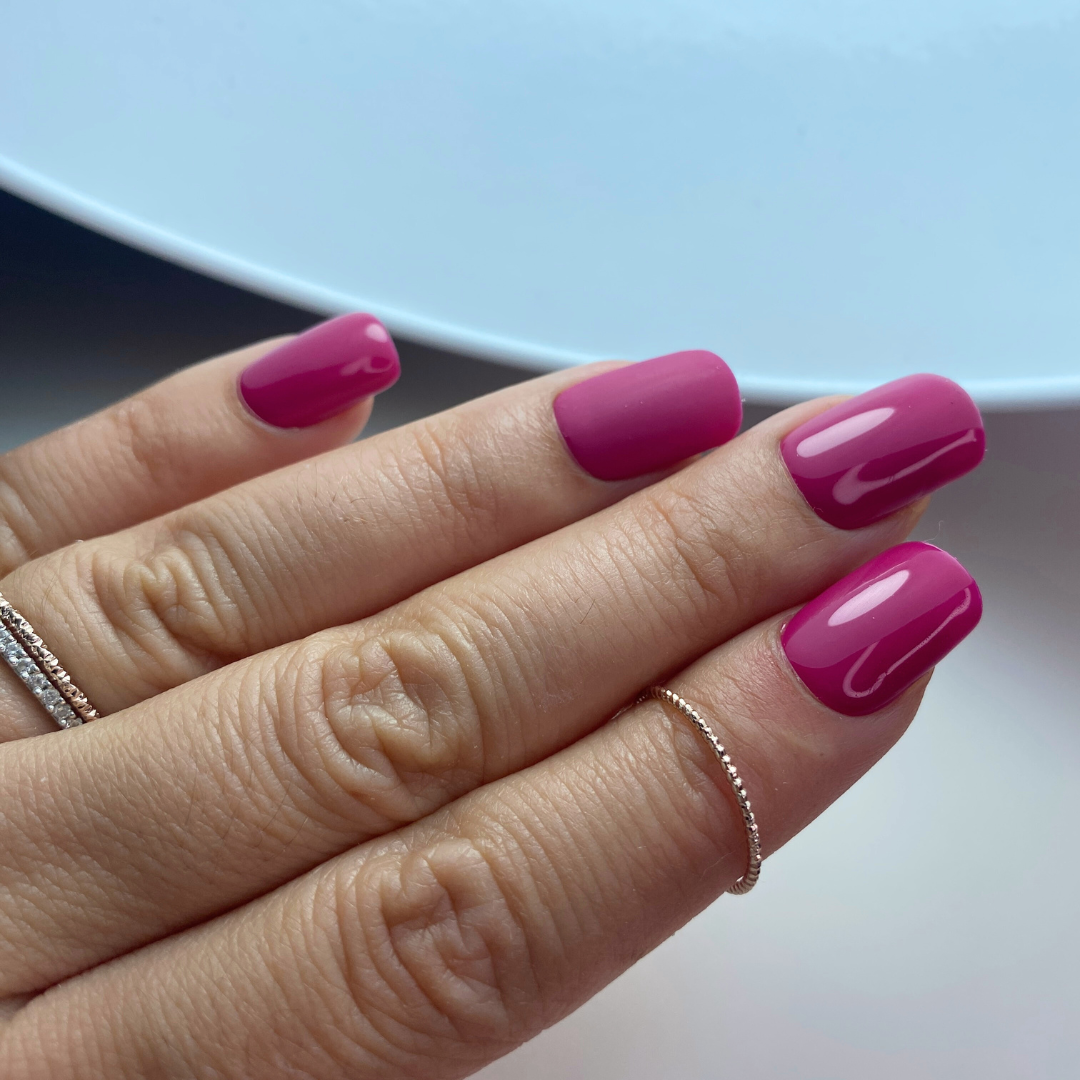 press on nails courts fuschia